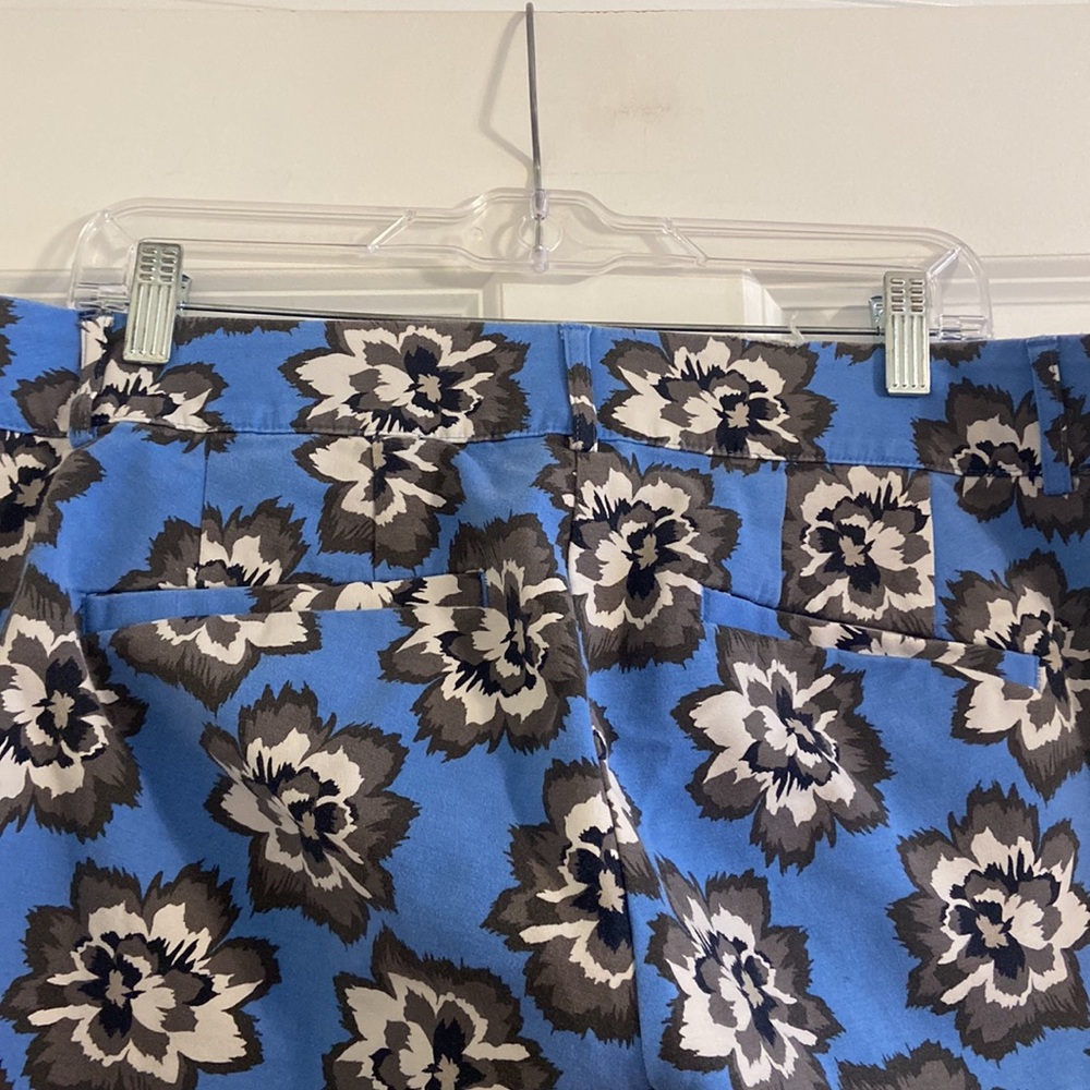 Lane Bryant Blue Floral Capris - Picture 6 of 8